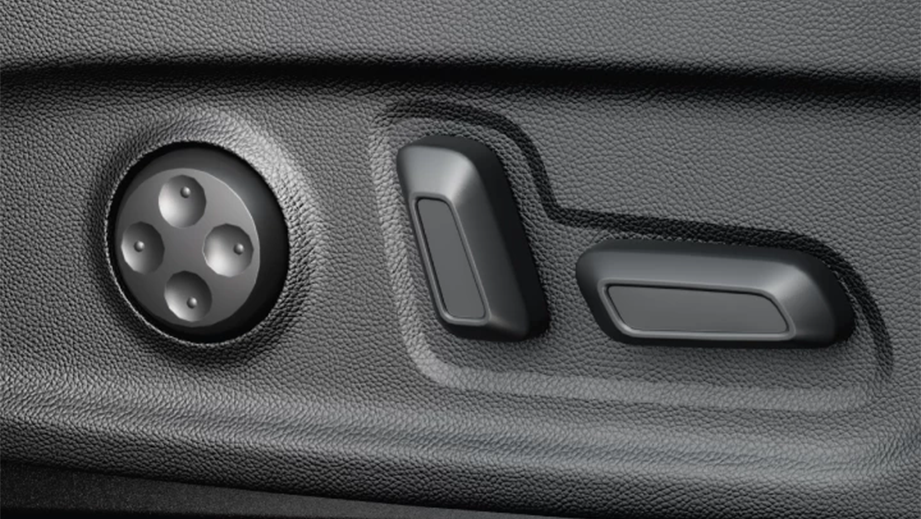 Seat adjustment controls of MG Majestor