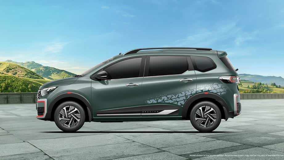 Left side view of Nissan Gravite