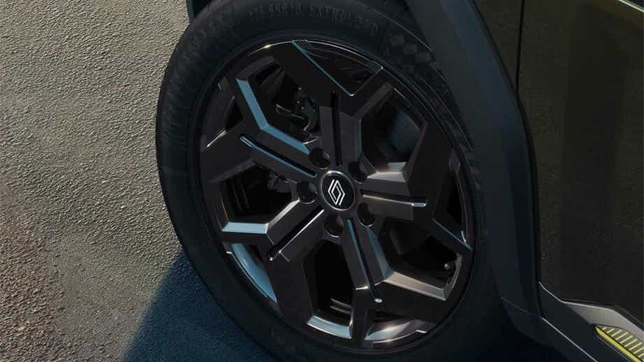 Close-up of the wheel of Renault Duster