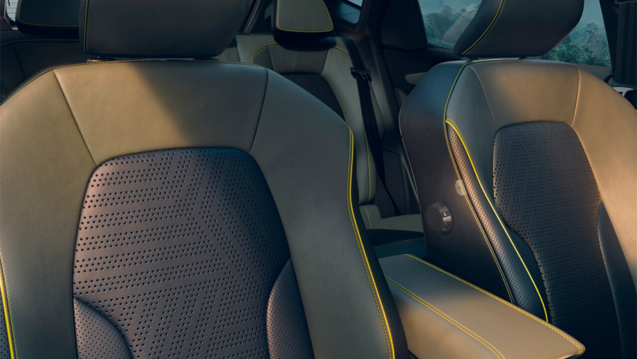 Front seats interior of Renault Duster