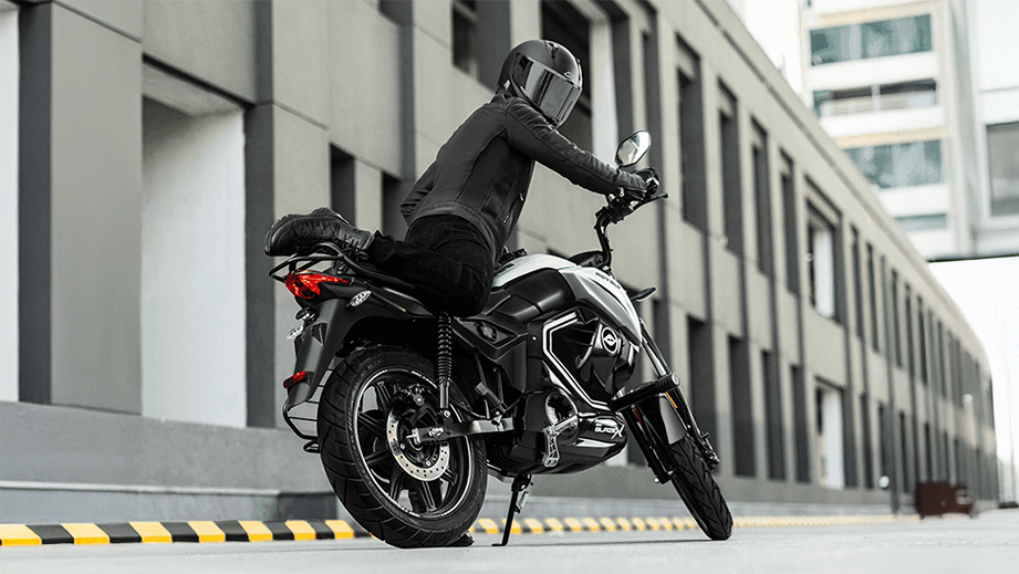 Rear three-quarter view of Revolt RV BlazeX