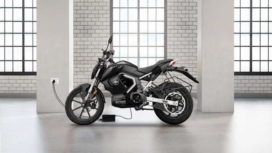 Left side profile of RV400 BRZ