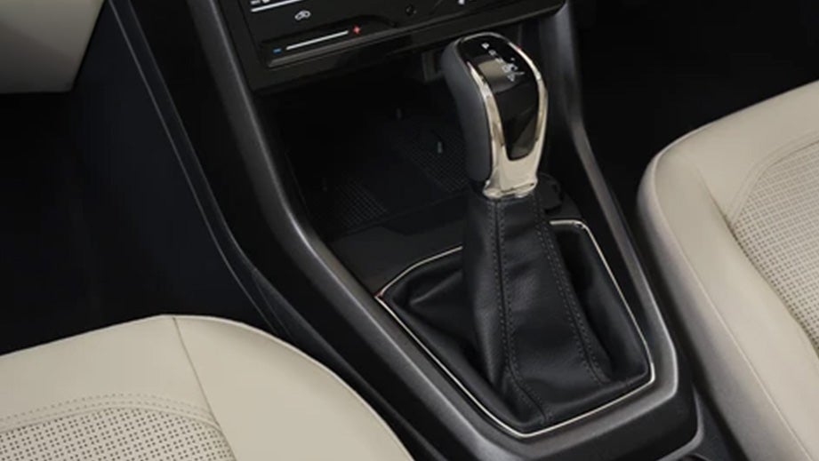 Gear lever and console of Skoda Kushaq
