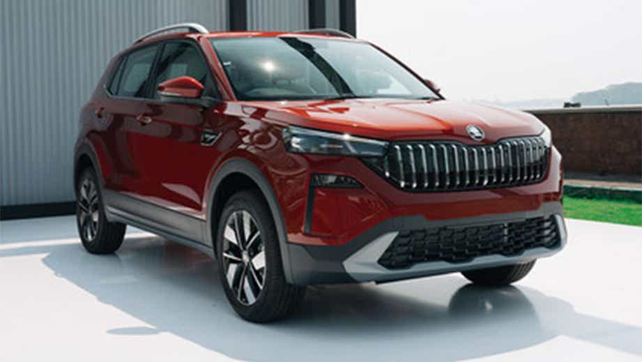 Front three-quarter view of Skoda Kushaq