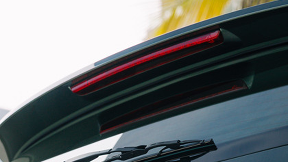 Rear spoiler close-up of a Skoda Kushaq