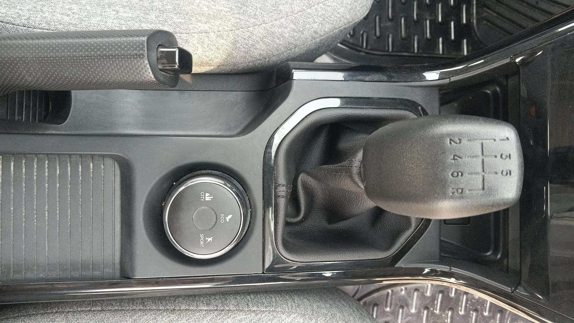 Gear lever and driving mode selector of a Tata Curvv