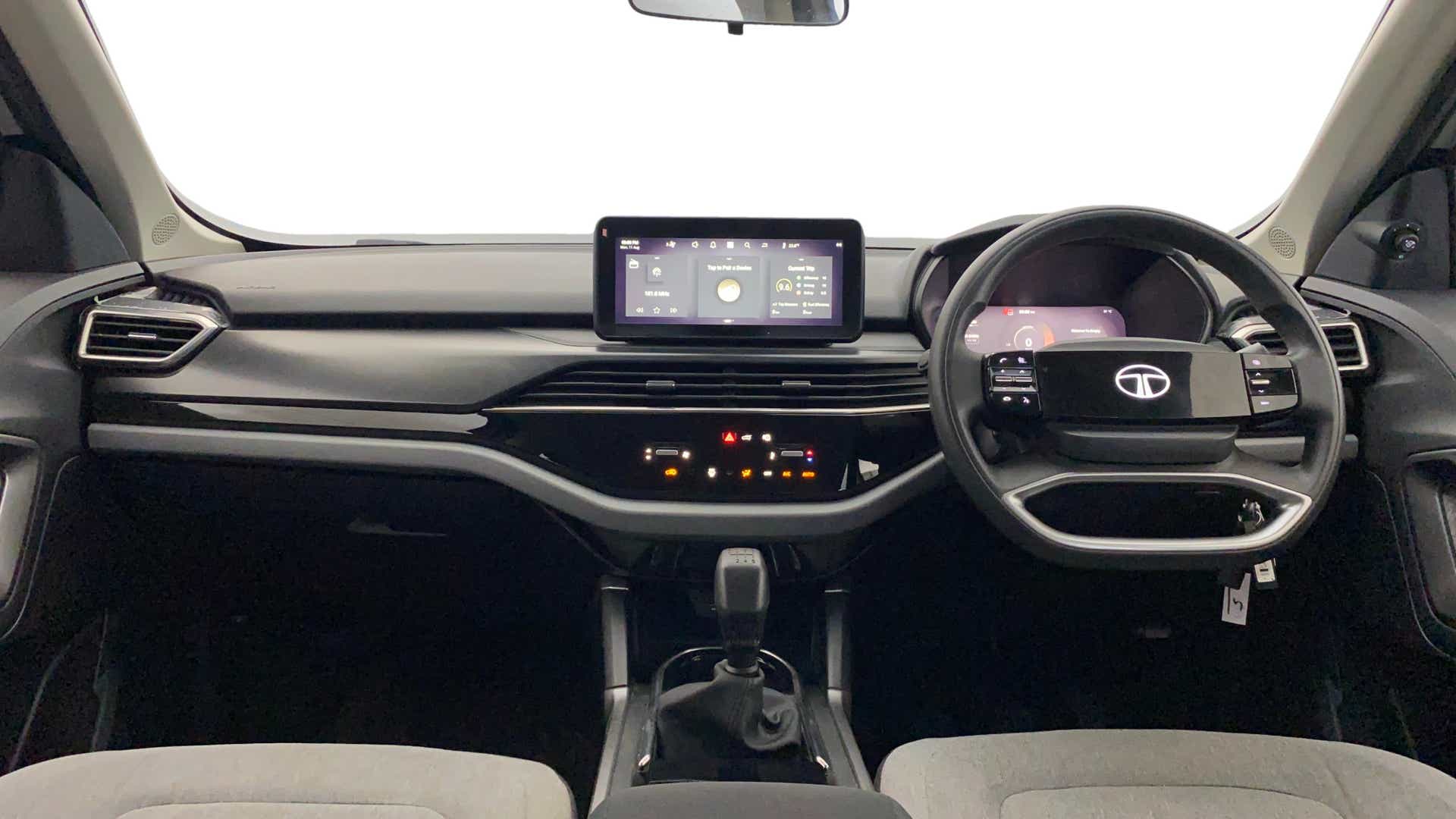 Dashboard and steering wheel of a Tata Harrier