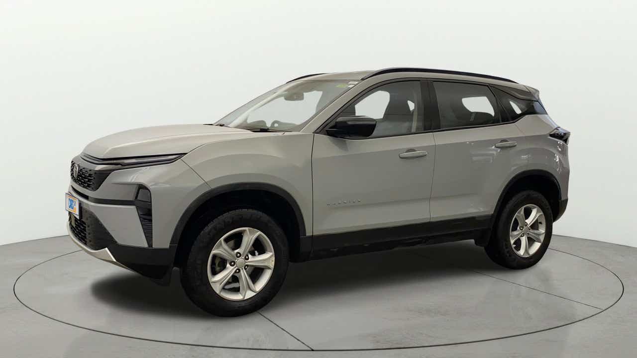 Front side view of a Pebble Grey Tata Harrier