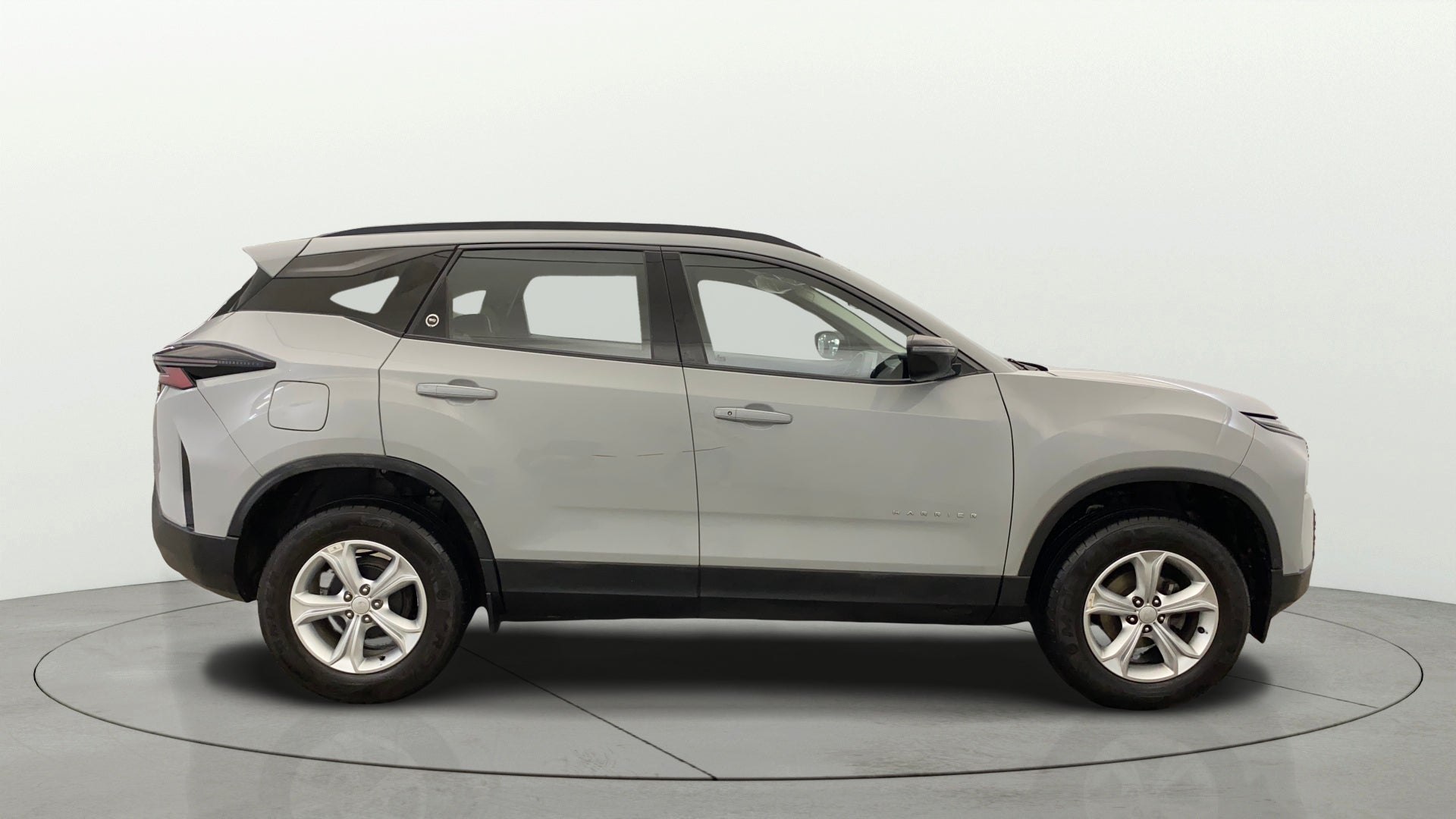 Side view of a Pebble Grey Tata Harrier