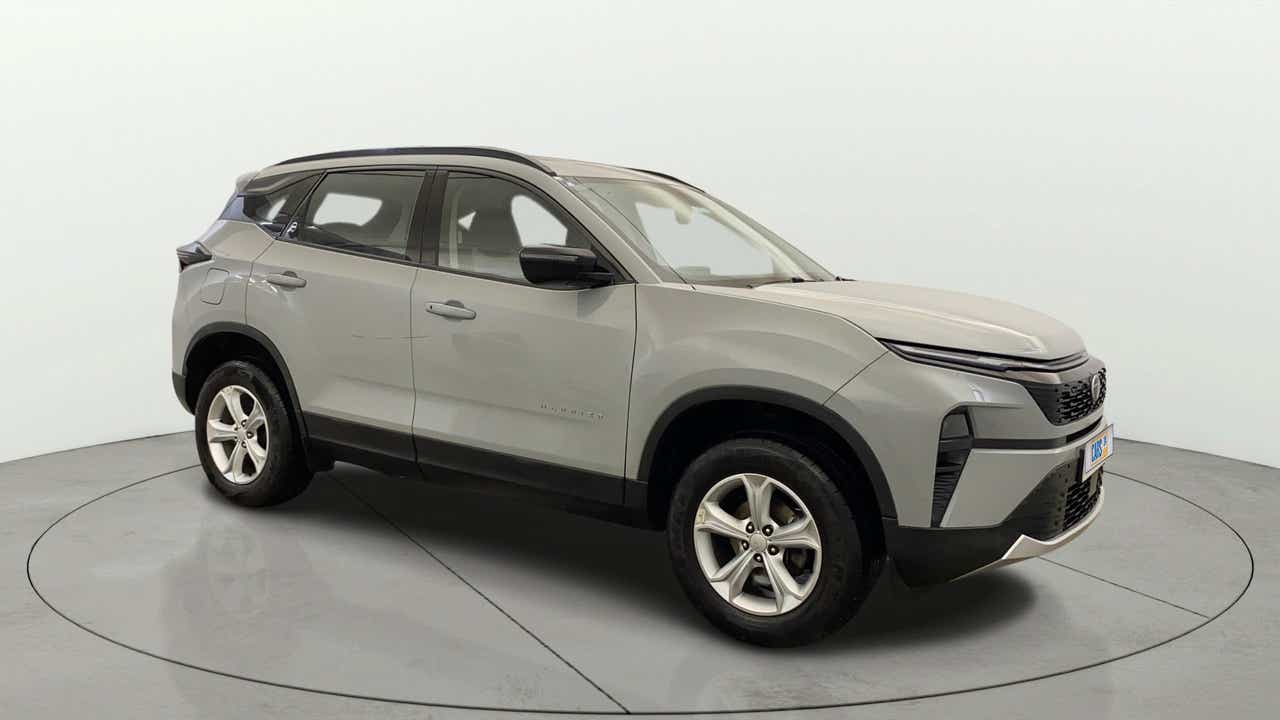 Front three-quarter view of a Tata Harrier