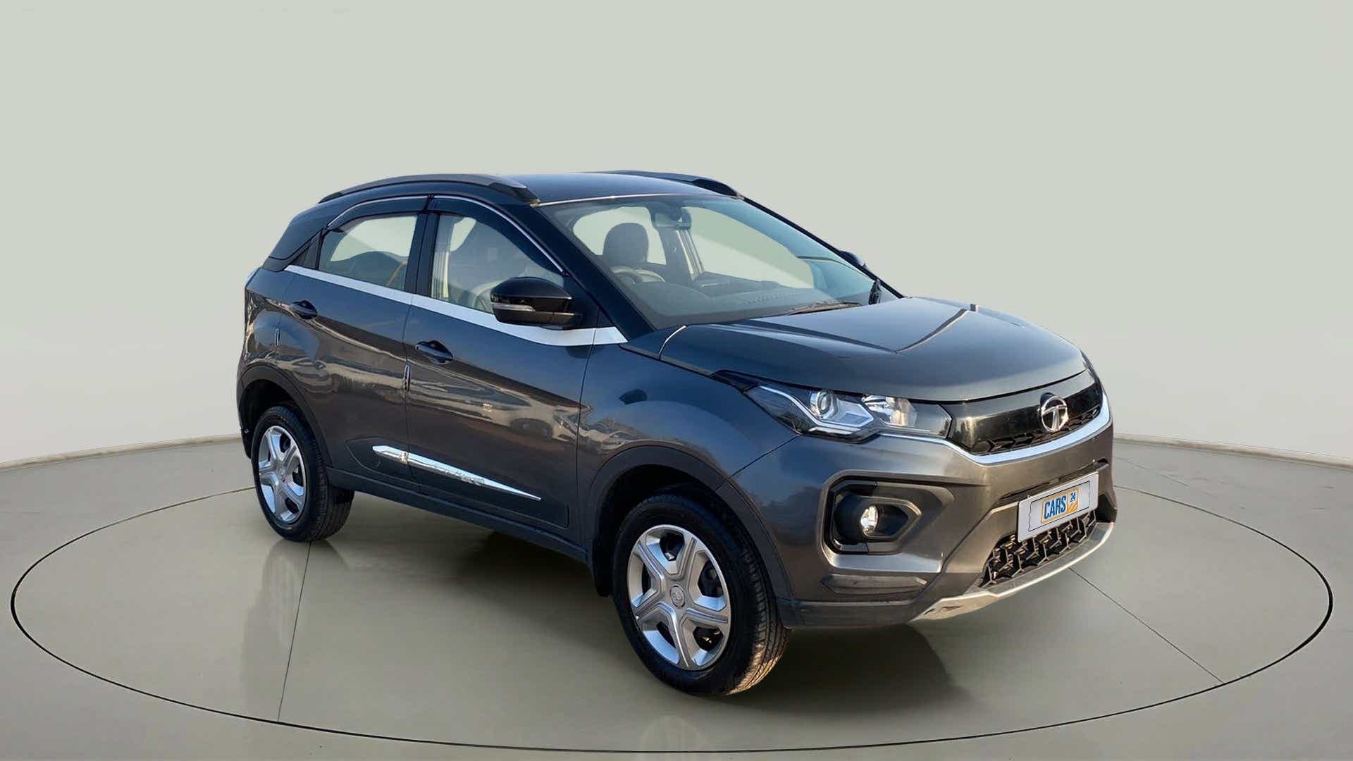 Front three-quarter view of a Tata Nexon 2017-2023