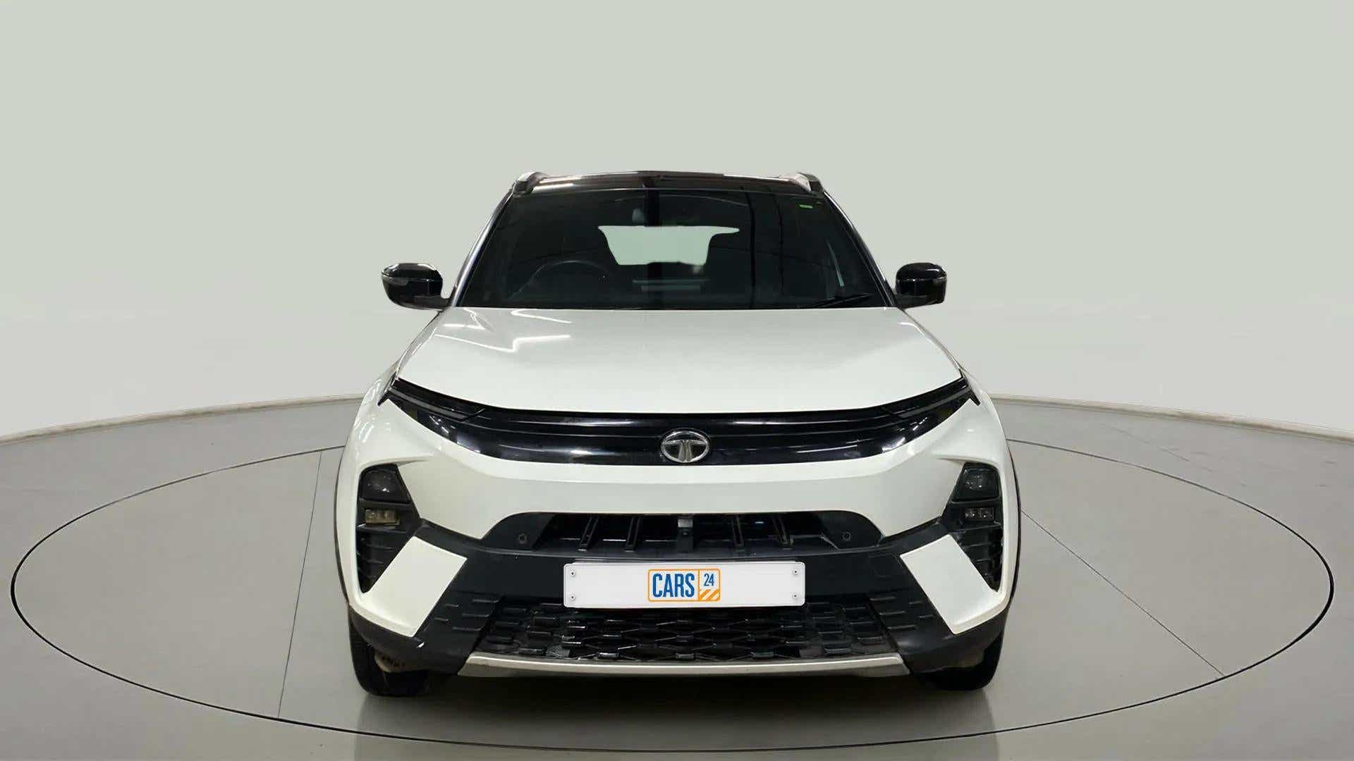 Front view of a Tata Nexon 2017-2023