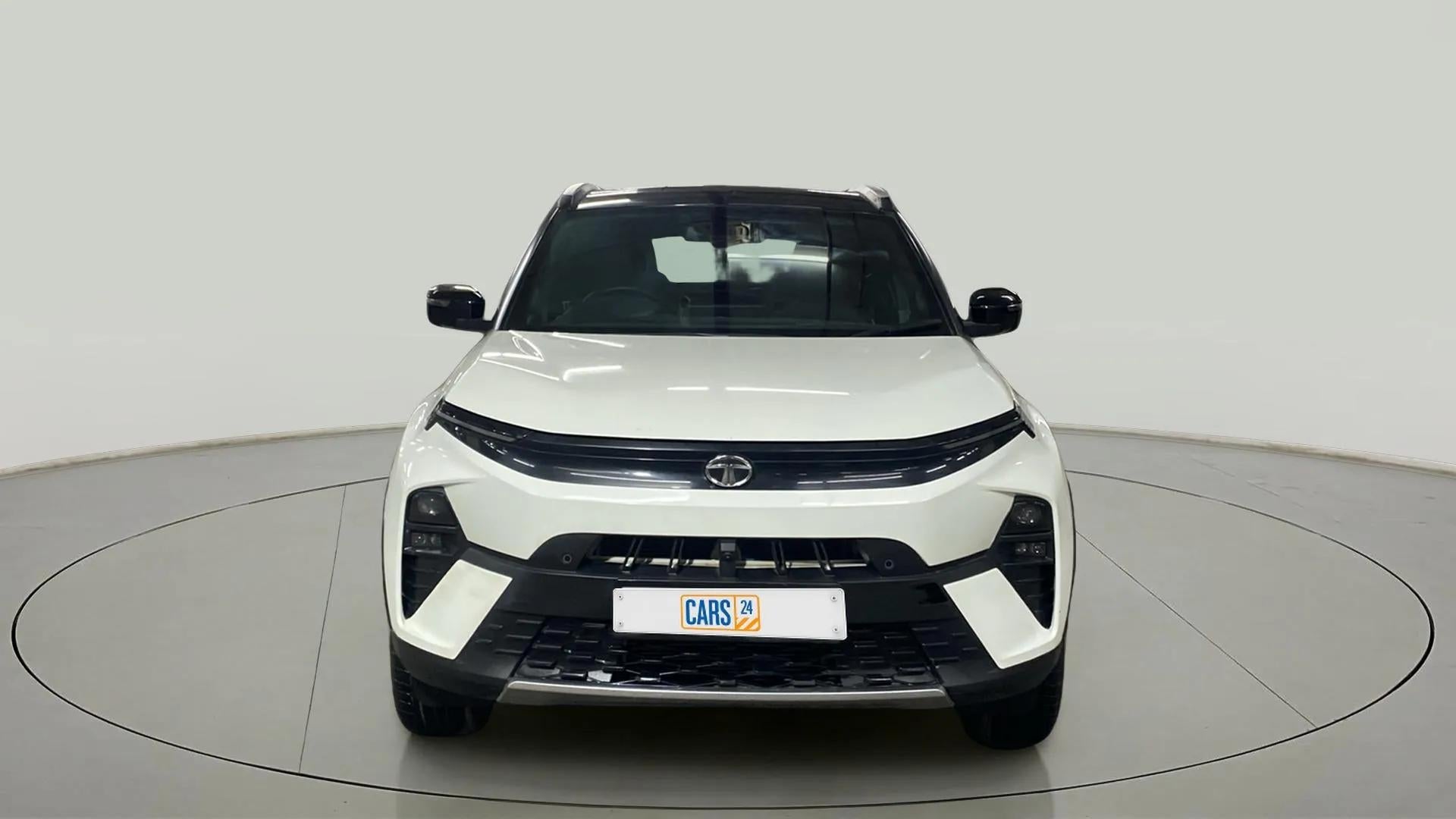 Front view of a Tata Nexon 2017-2023