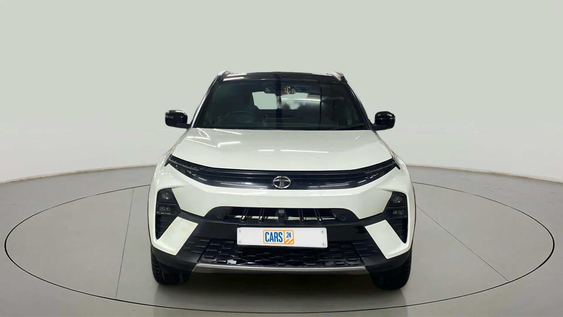 Front view of a Tata Nexon 2017-2023