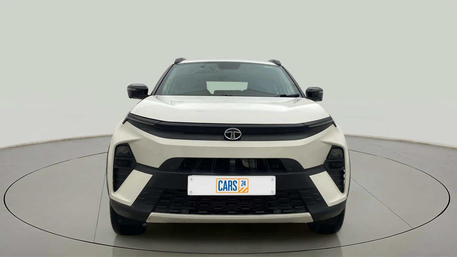 Front view of a Tata Nexon 2017-2023