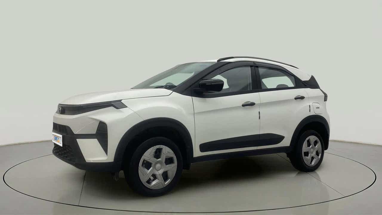 Front left three-quarter view of a Tata Nexon