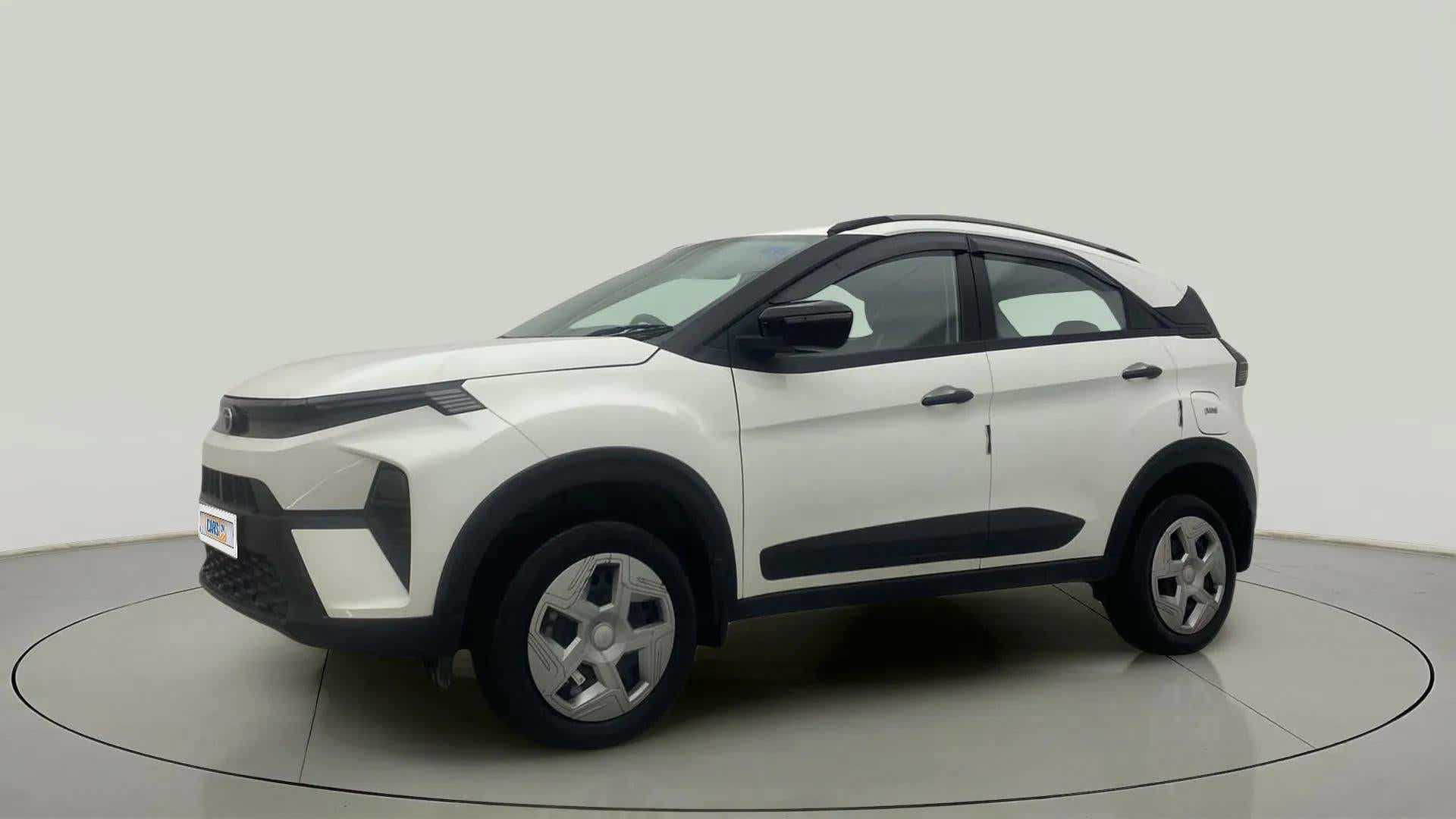 Front left three-quarter view of a Tata Nexon