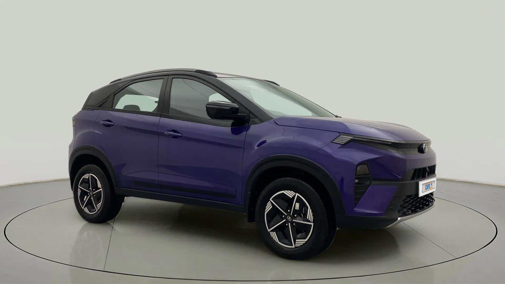 Front side view of a Tata Nexon 2017-2023