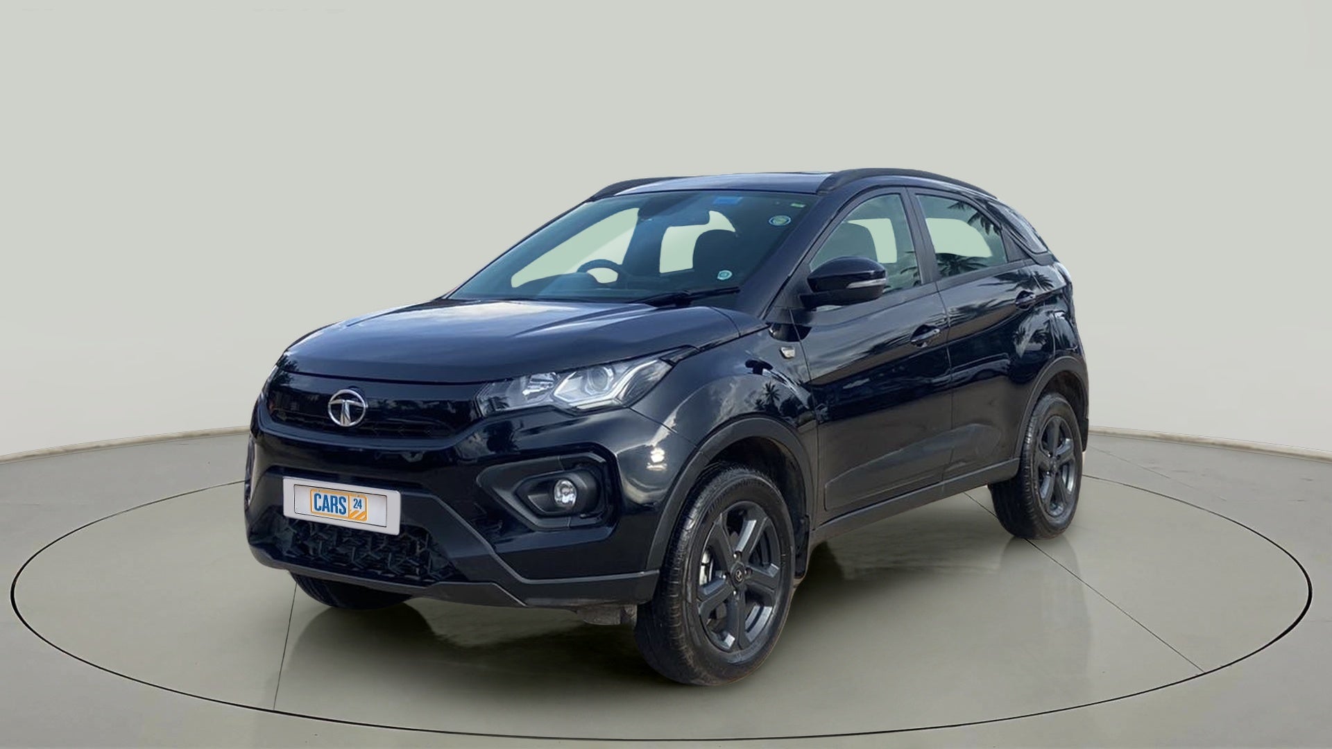 Front three-quarter view of a Tata Nexon 2017-2023