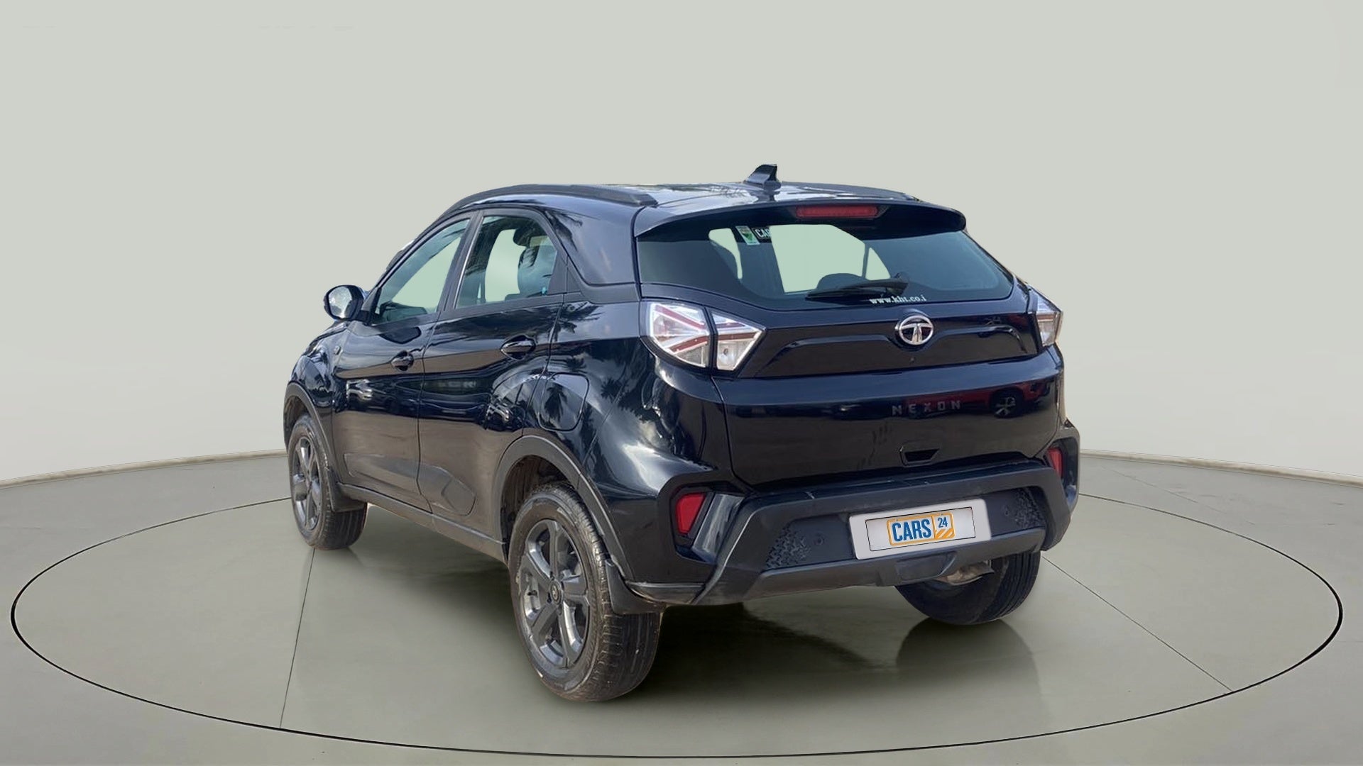 Rear three-quarter of a Tata Nexon 2017-2023