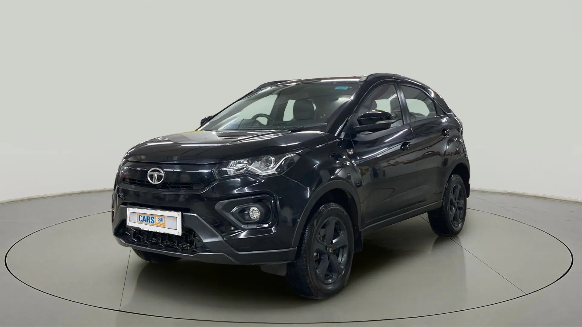 Front three-quarter view of a Tata Nexon 2017-2023