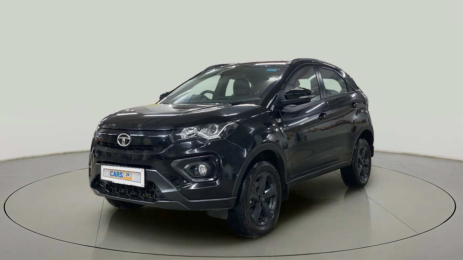 Front three-quarter view of a Tata Nexon 2017-2023