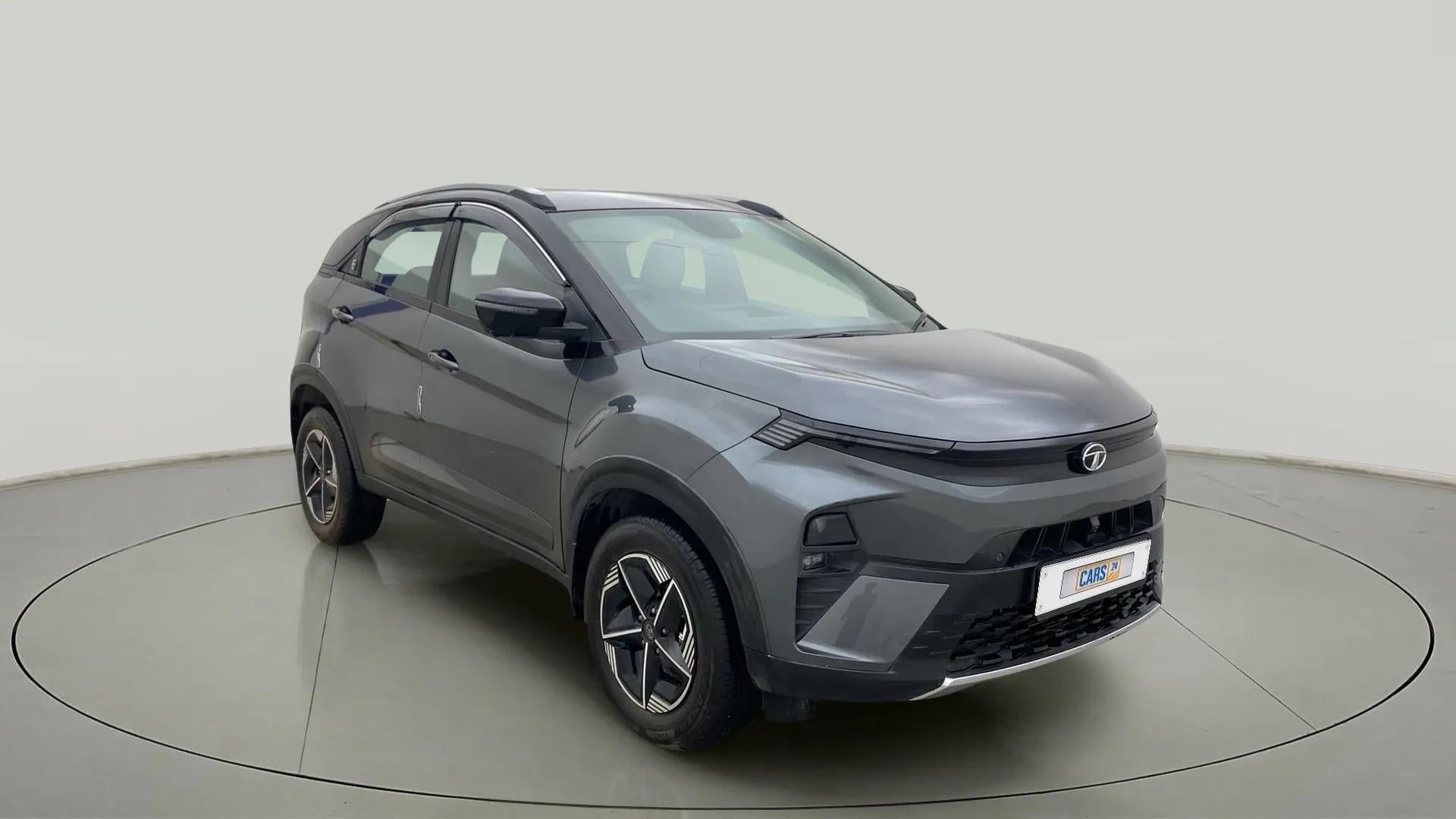 Front three-quarter view of a Tata Nexon 2017-2023