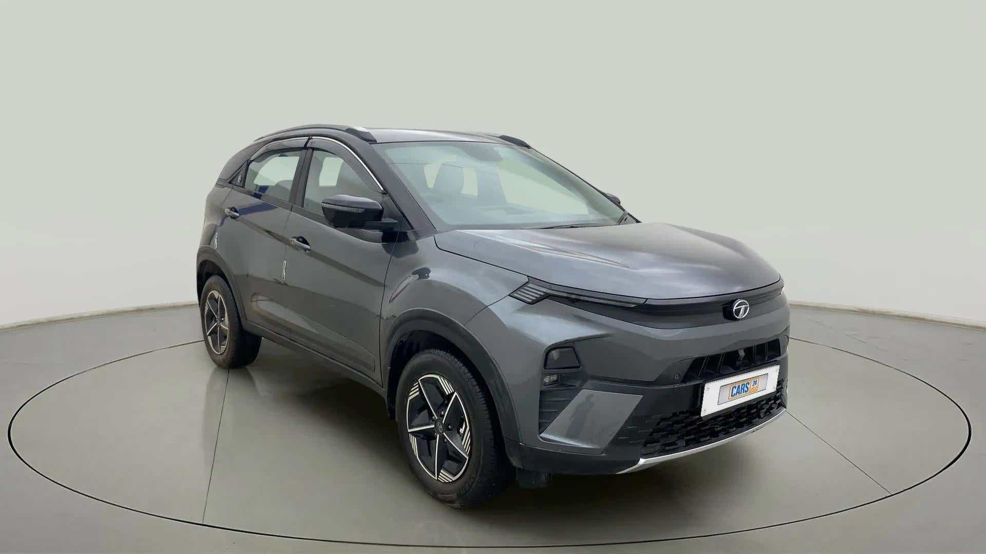 Front three-quarter view of a Tata Nexon 2017-2023