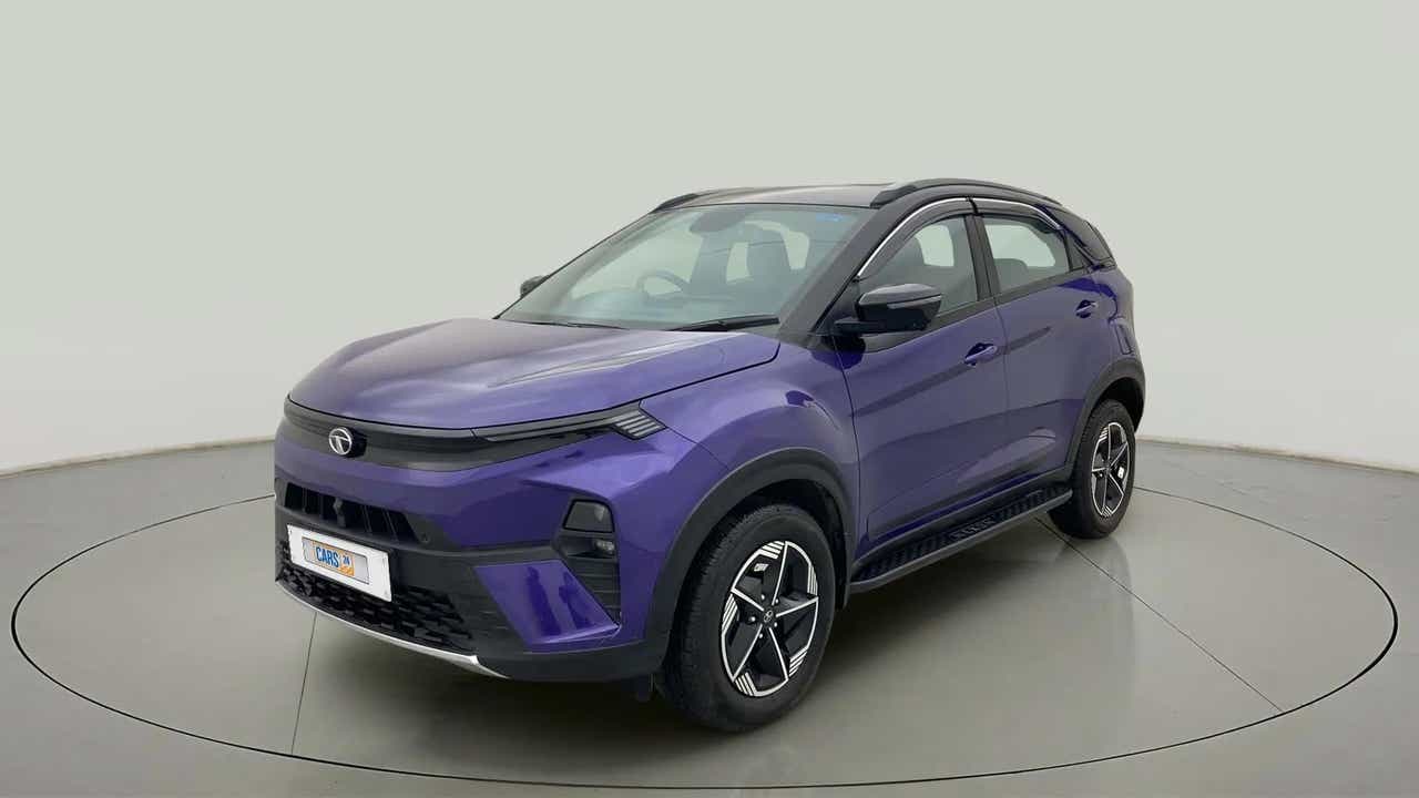 Front three-quarter view of a Tata Nexon 2017-2023