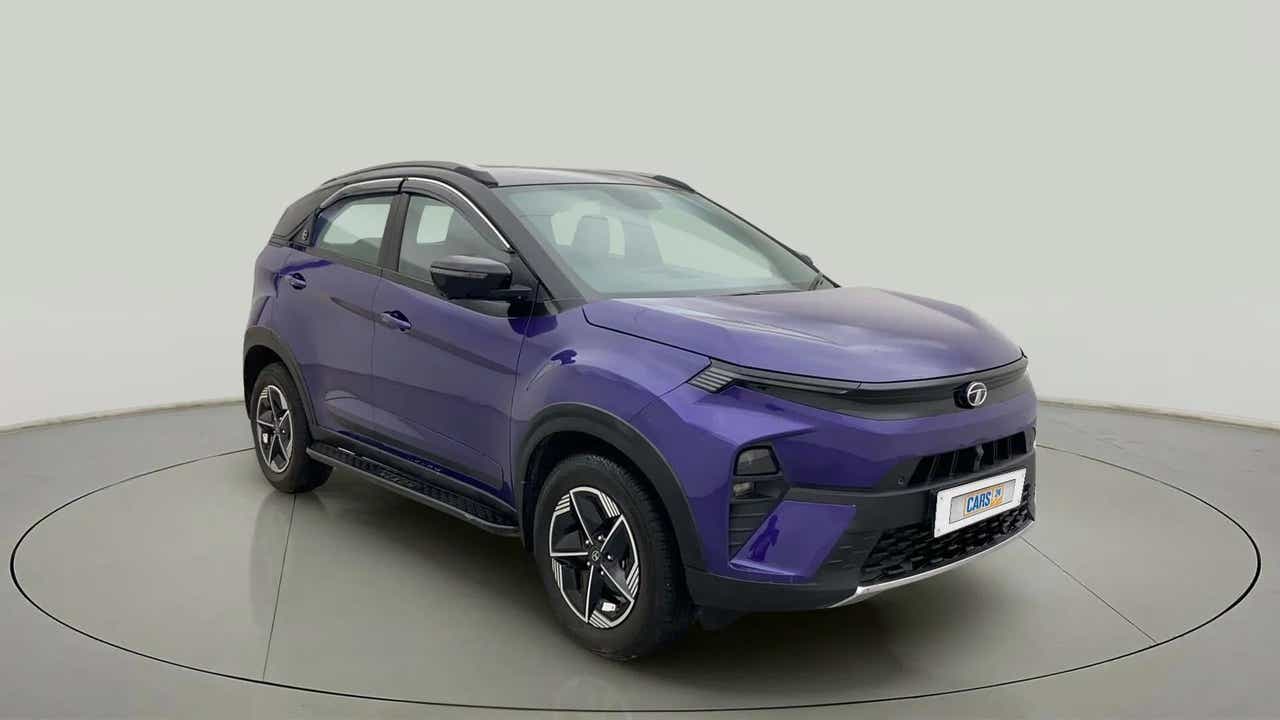 Front three-quarter view of a Tata Nexon 2017-2023
