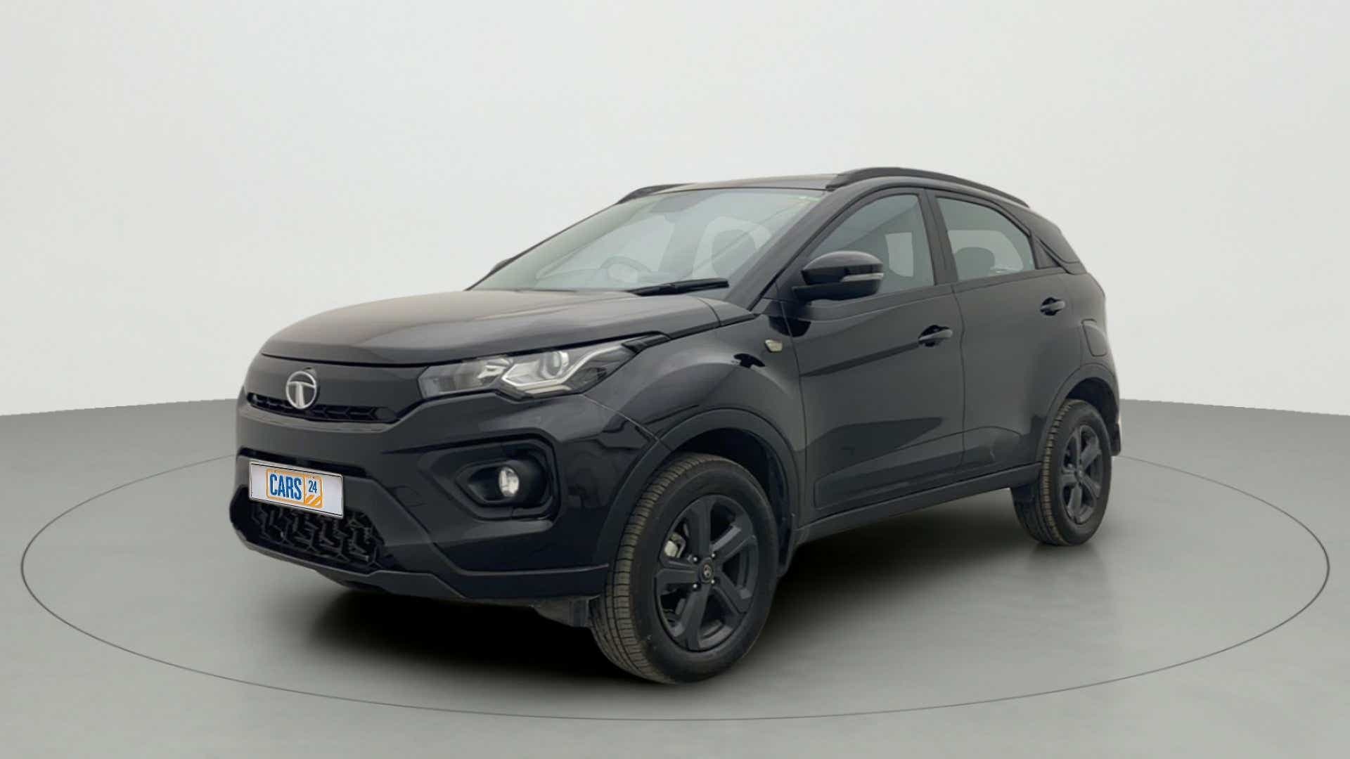 Front three-quarter view of a Tata Nexon 2017-2023