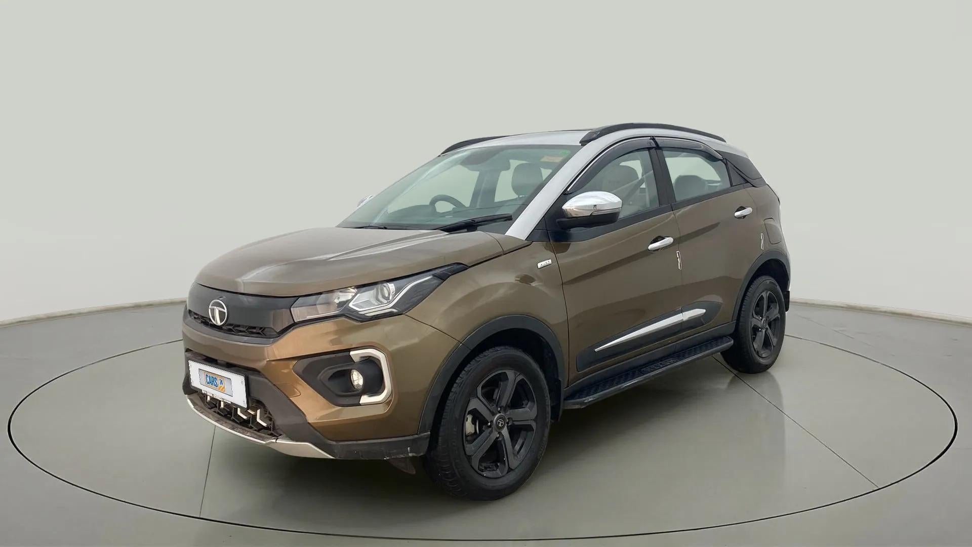 Front three-quarter view of a Tata Nexon 2017-2023