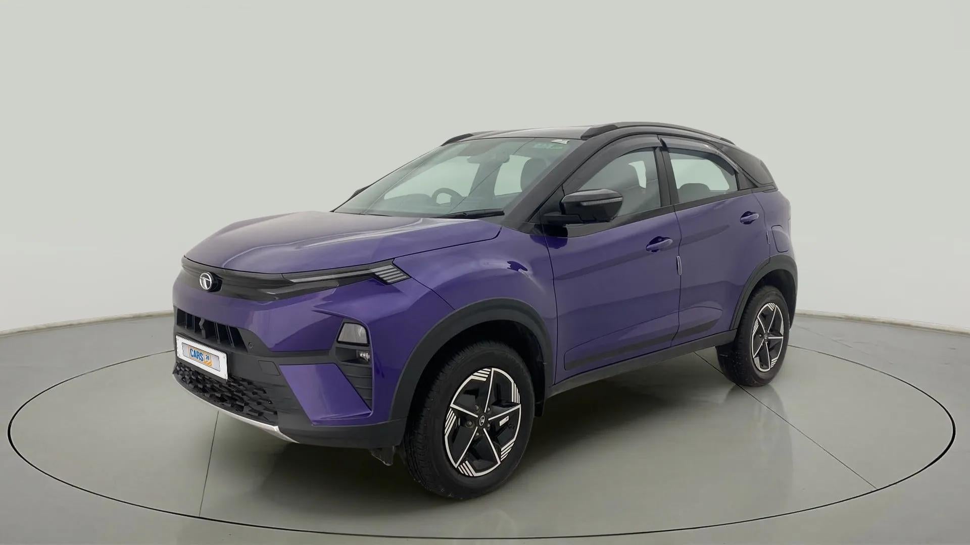Front three-quarter view of a Tata Nexon 2017-2023