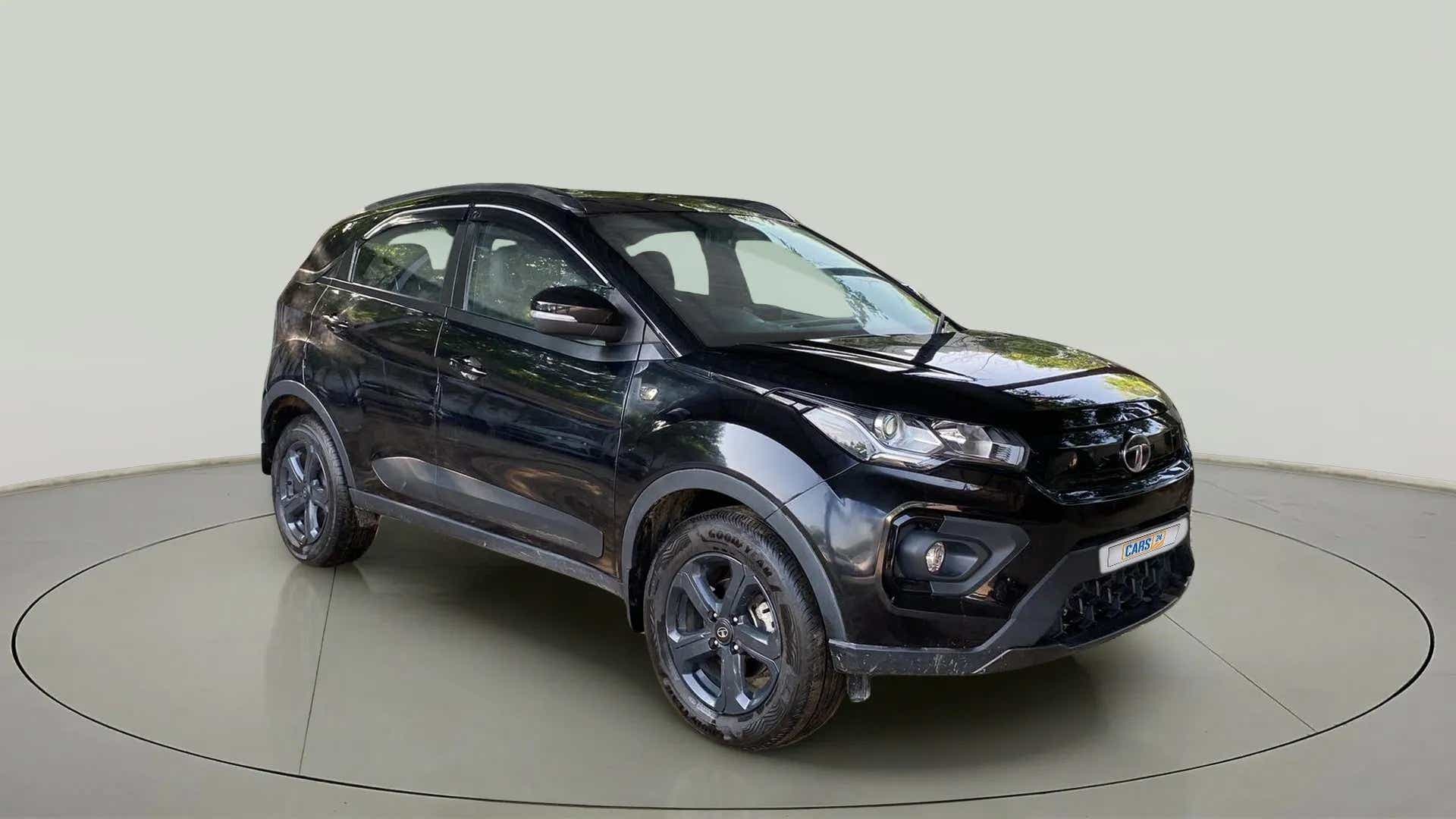 Front three-quarter view of a Tata Nexon 2017-2023