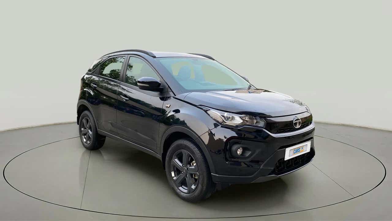 Front three-quarter view of a Tata Nexon 2017-2023