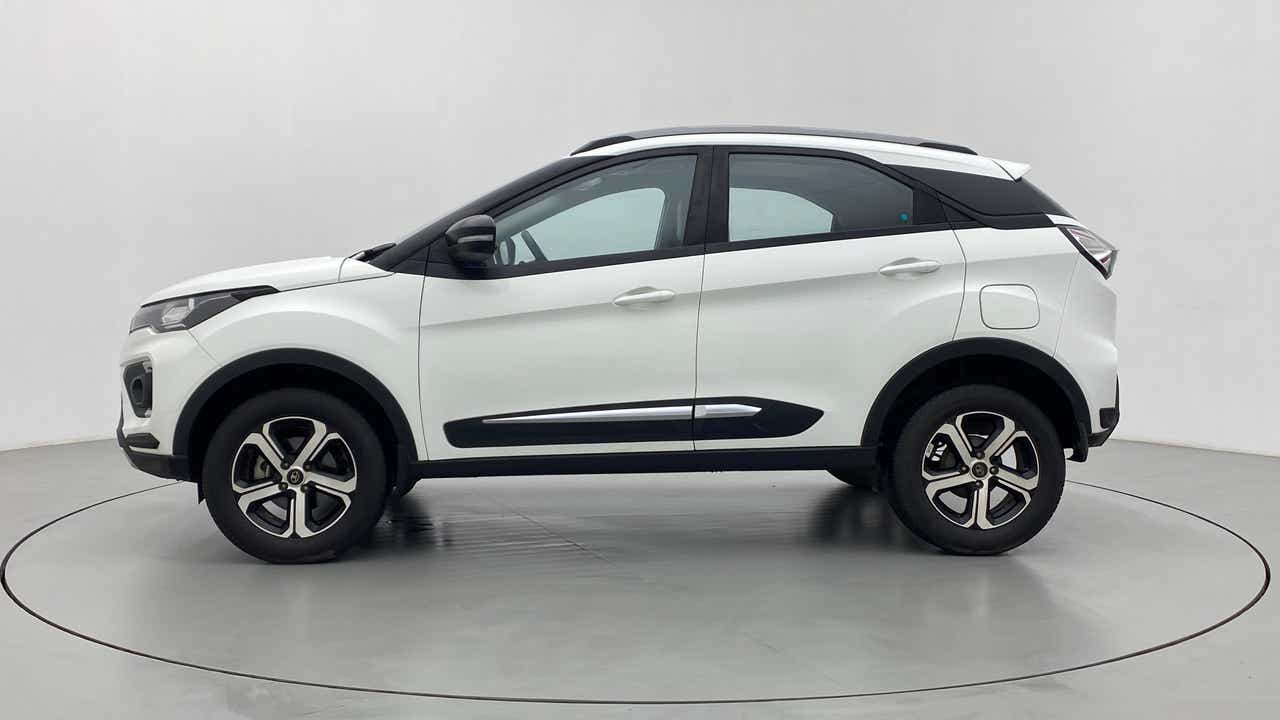 Side view of a Tata Nexon 2017-2023