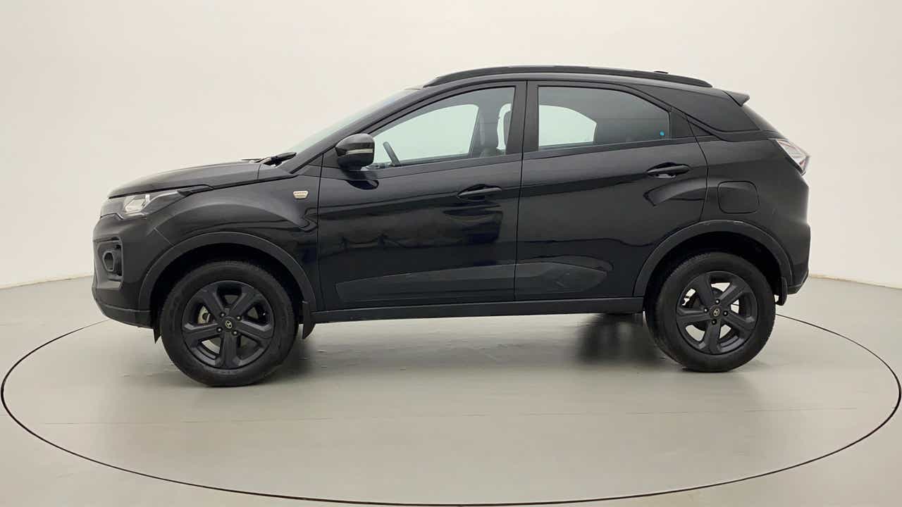 Side view of a Tata Nexon 2017-2023