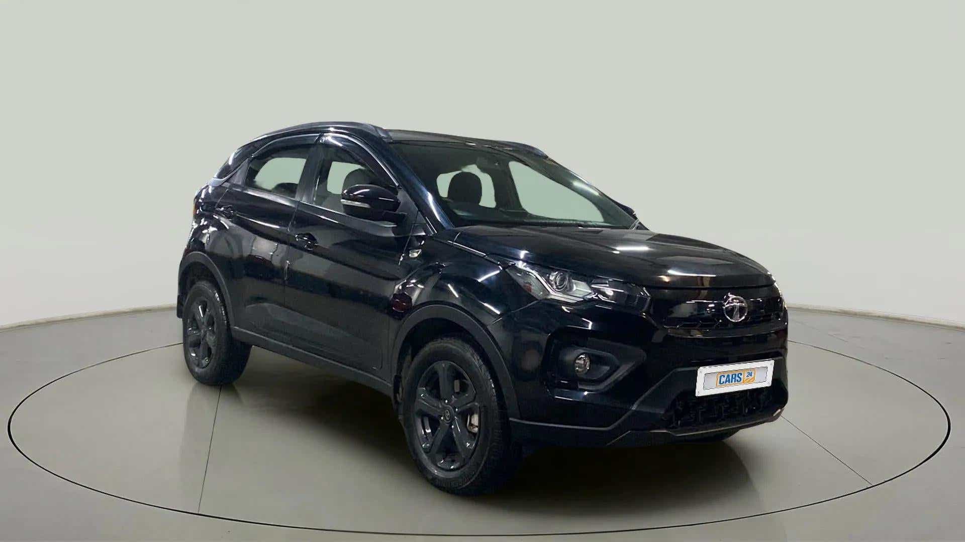 Front three-quarter view of a Tata Nexon 2017-2023