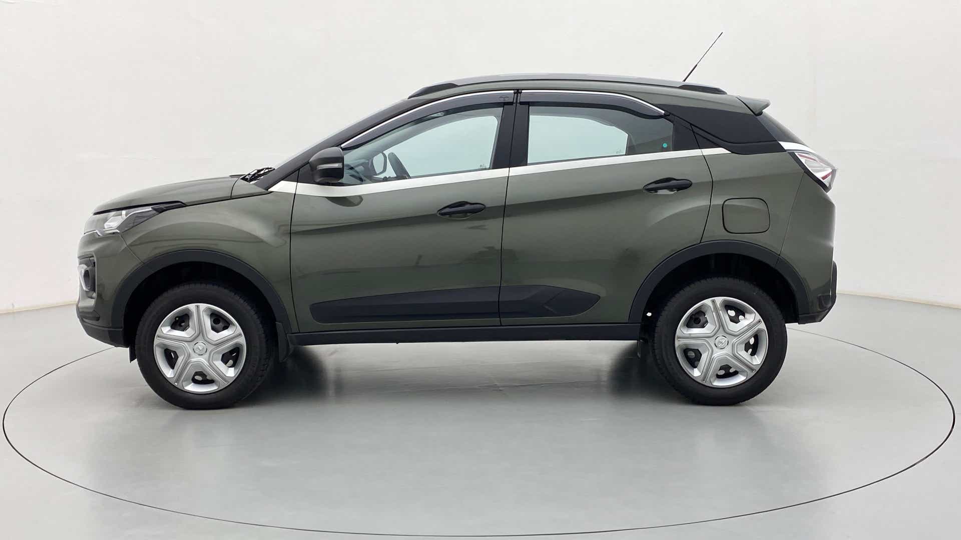 Side profile of a Tata Nexon 2017-2023