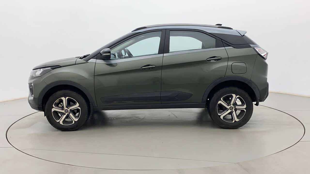 Side view of a Tata Nexon 2017-2023