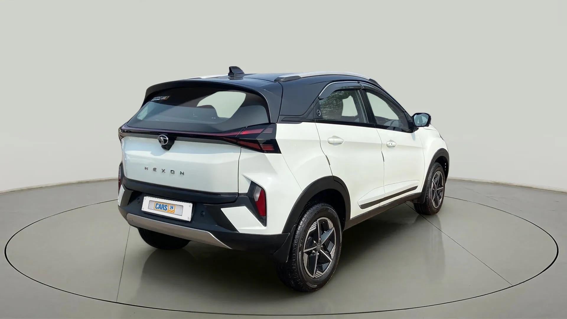 Rear three-quarter of a Calgary White Tata Nexon 2017-2023