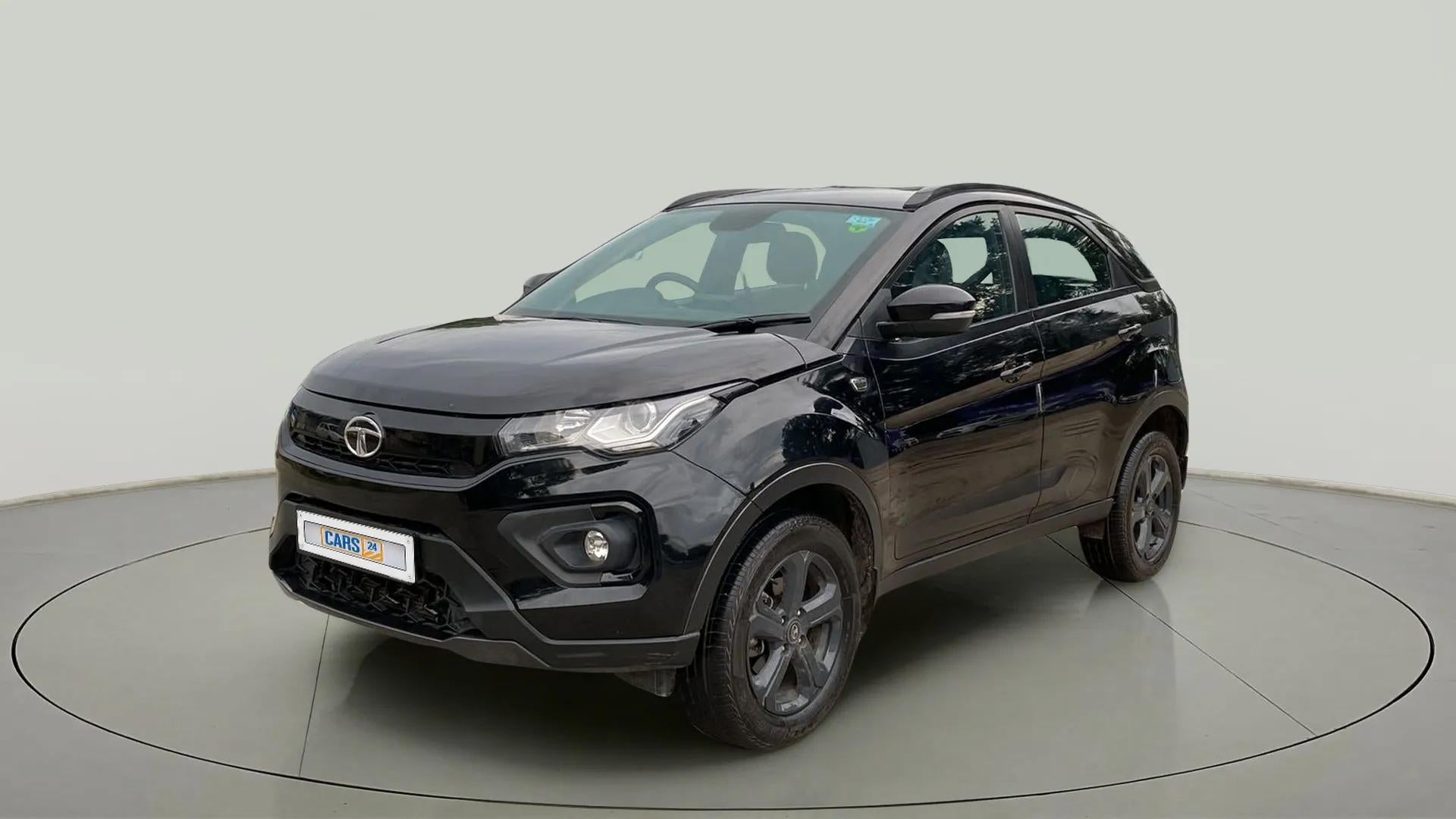 Front three-quarter view of a Tata Nexon 2017-2023