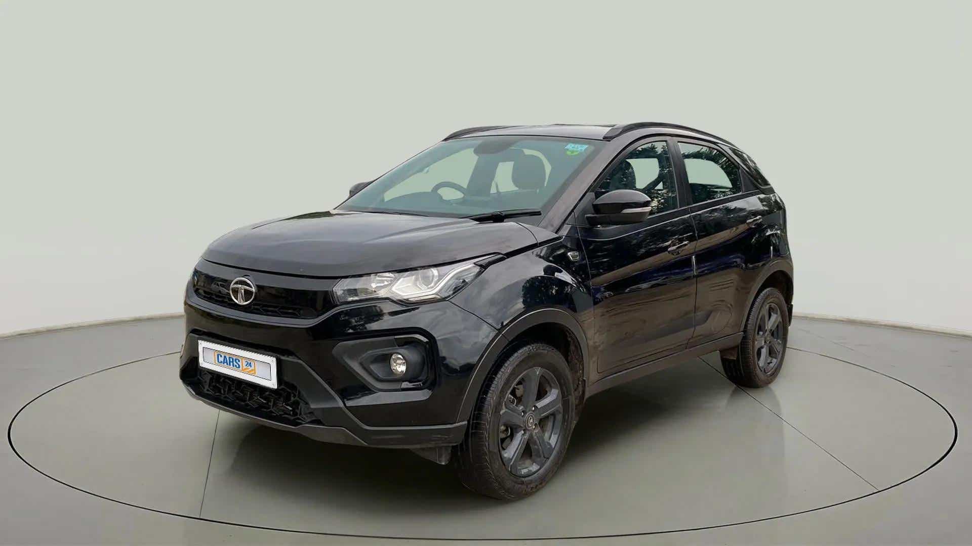 Front three-quarter view of a Tata Nexon 2017-2023