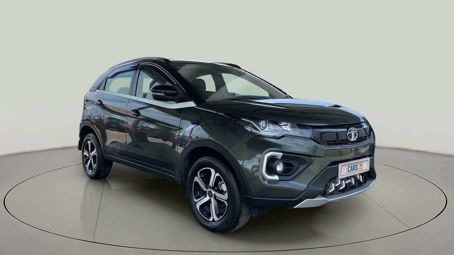 Front three-quarter view of a Tata Nexon 2017-2023