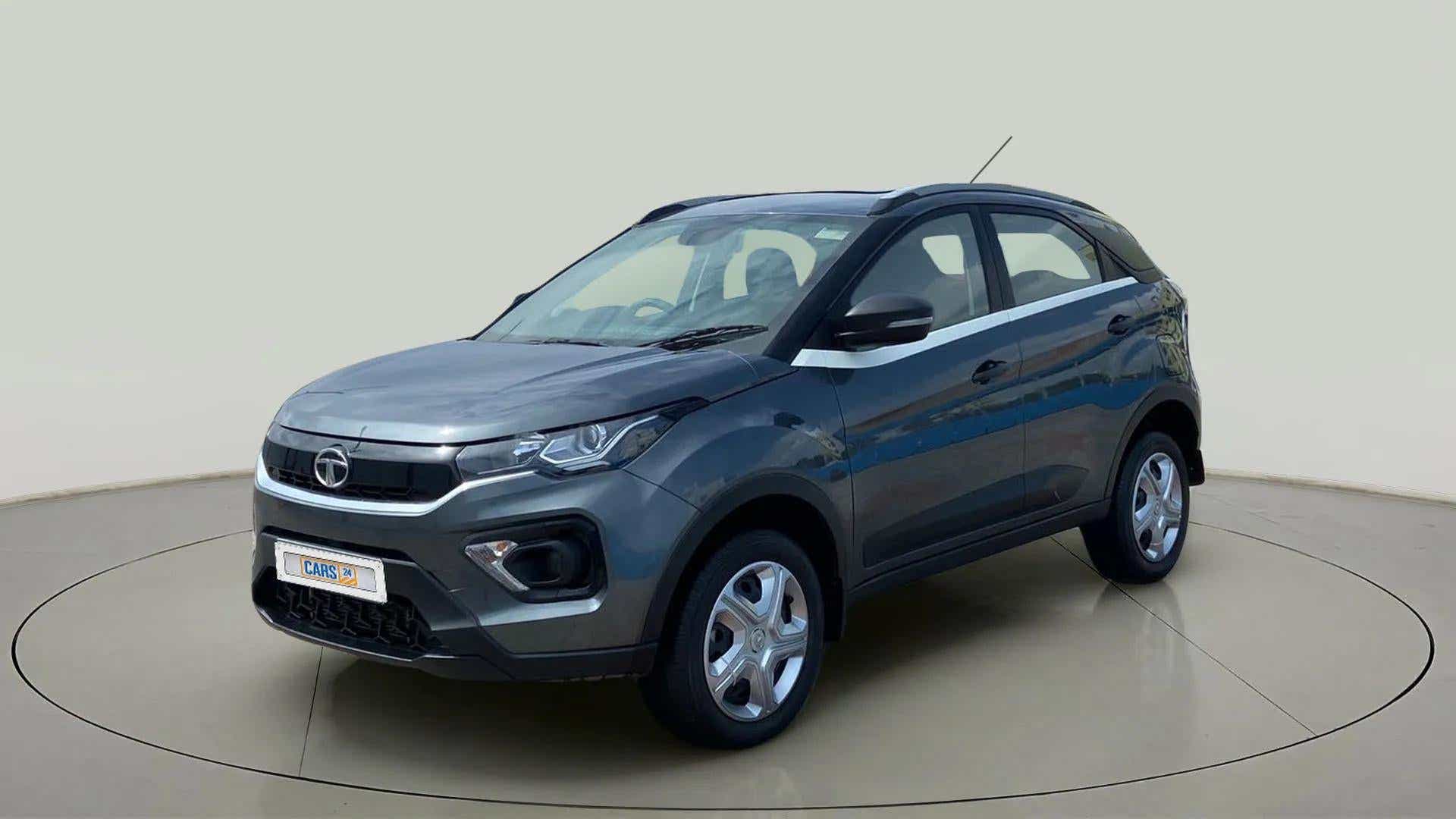 Front three-quarter view of a Tata Nexon 2017-2023