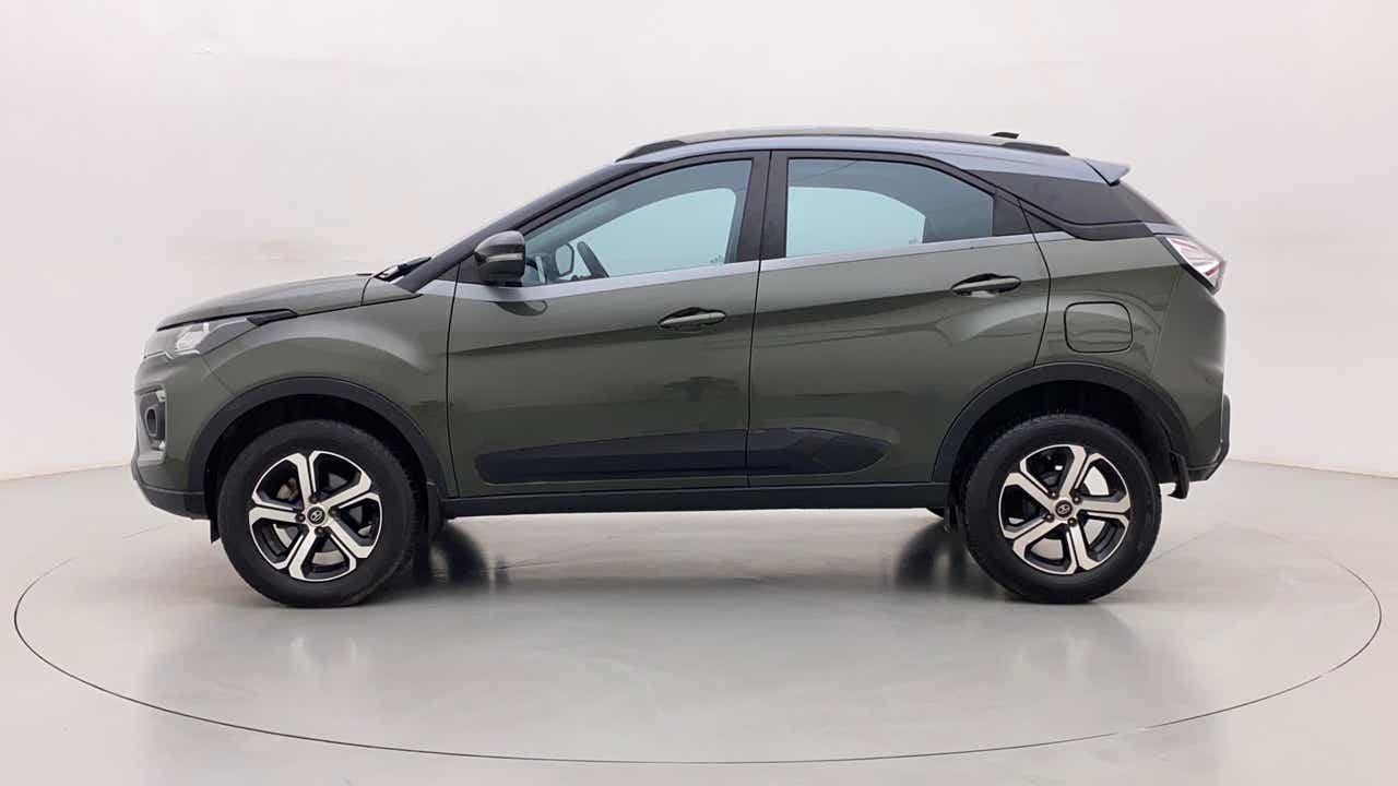 Side view of a Tata Nexon 2017-2023