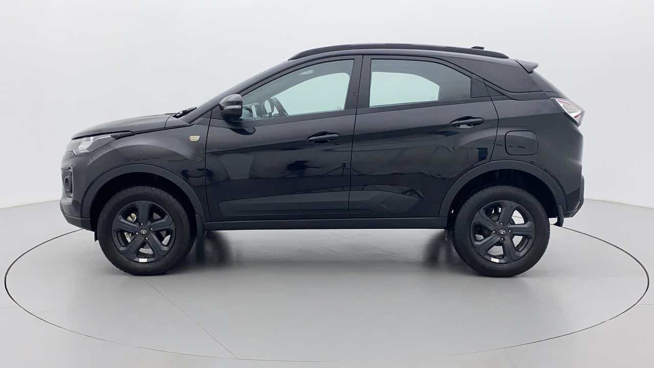 Side view of a Tata Nexon 2017-2023