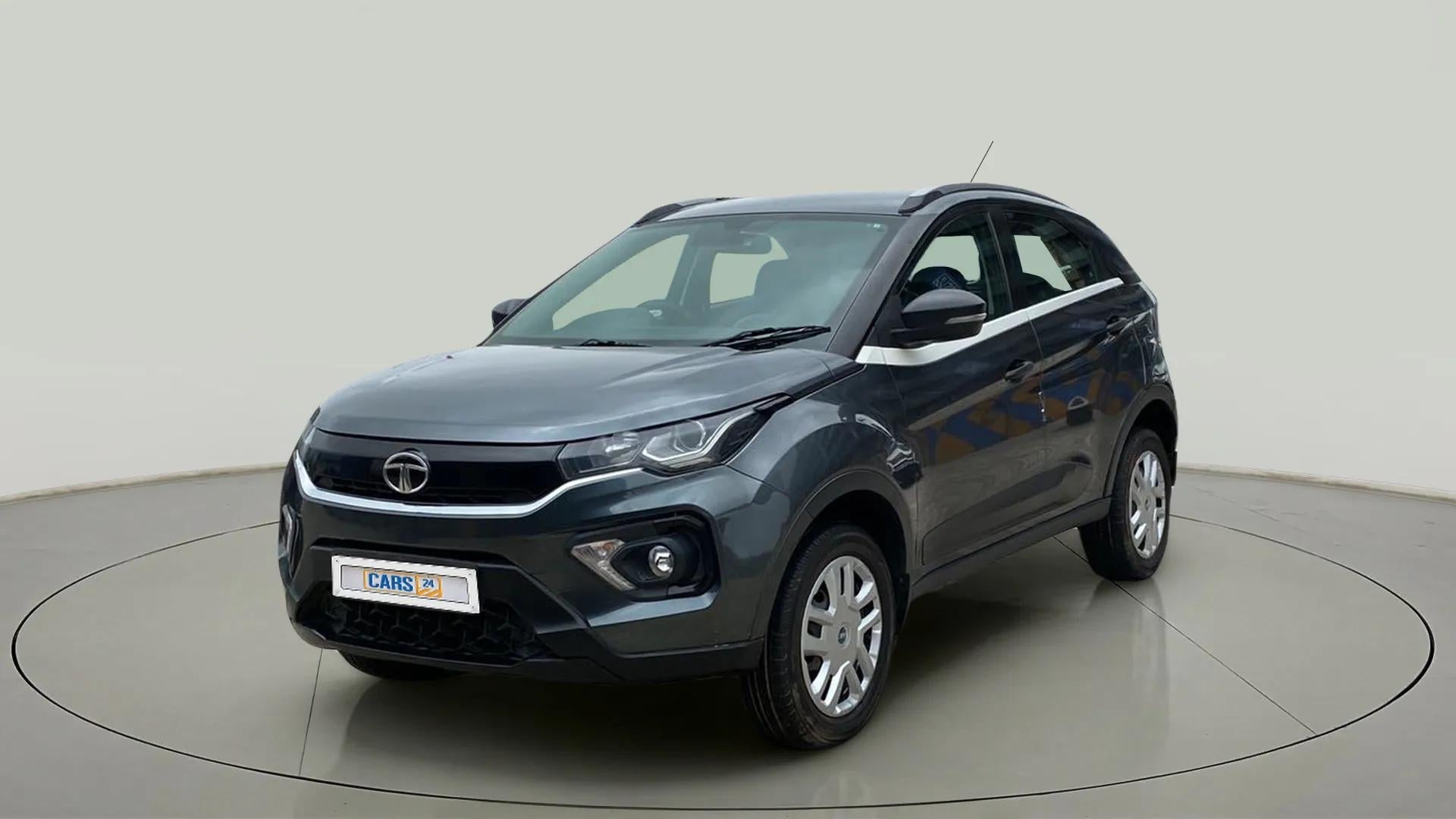 Front three-quarter view of a Tata Nexon 2017-2023