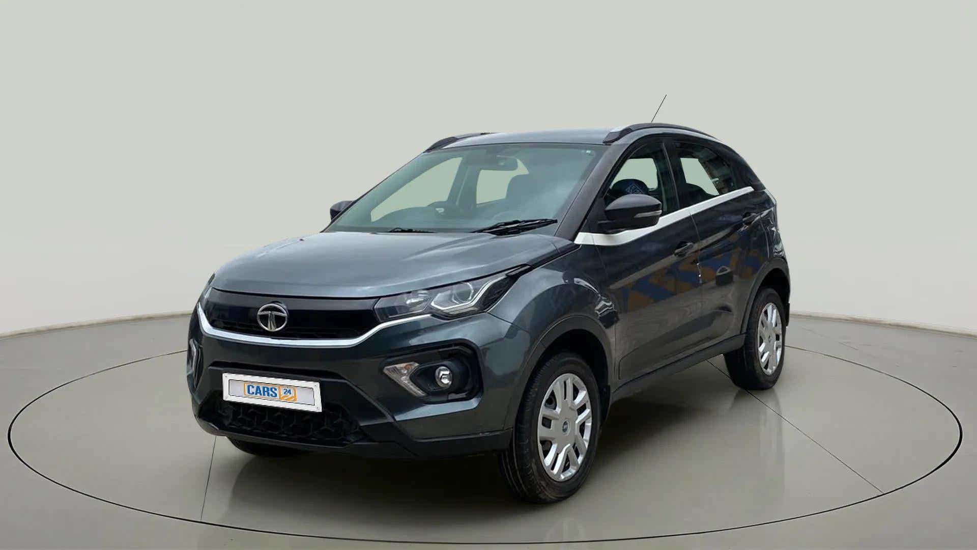 Front three-quarter view of a Tata Nexon 2017-2023