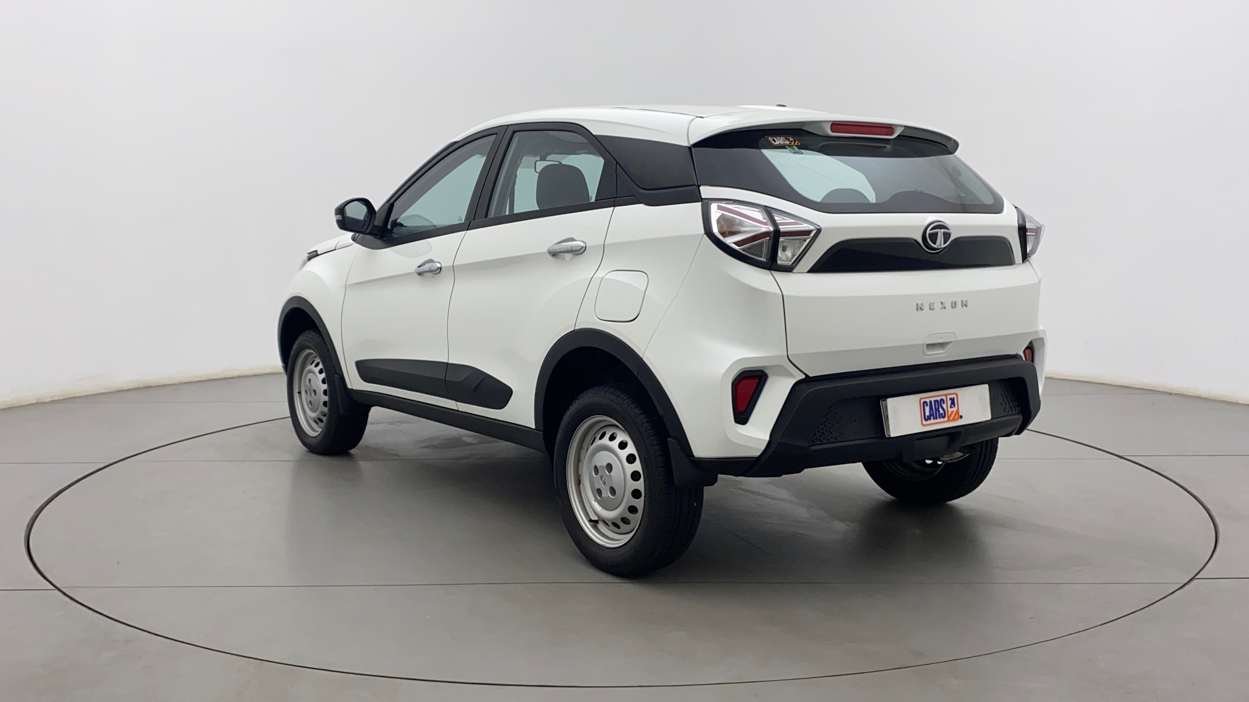 Rear three-quarter view of a Tata Nexon 2017-2023